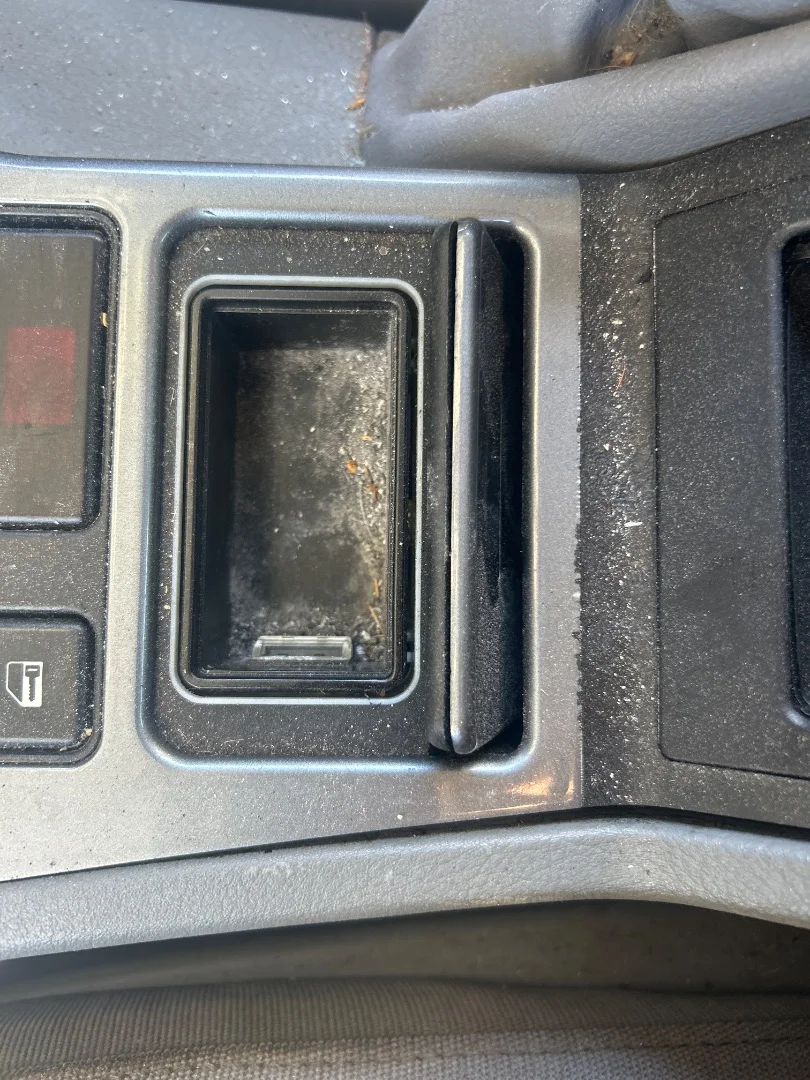 Foto de CENICERO BMW SERIE 5 TOURING (E39) 2.0 24V (150 CV / 110 KW)