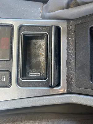 Foto de CENICERO BMW SERIE 5 TOURING (E39) 2.0 24V (150 CV / 110 KW)