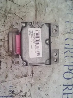 Foto de CENTRALITA AIRBAG OPEL CORSA B referencia 90532443 foto 2