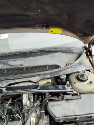 Foto de BRAZO LIMPIA DELANTERO IZQUIERDO VOLVO S80 BERLINA 2.4 Diesel (131 CV / 96 KW)
