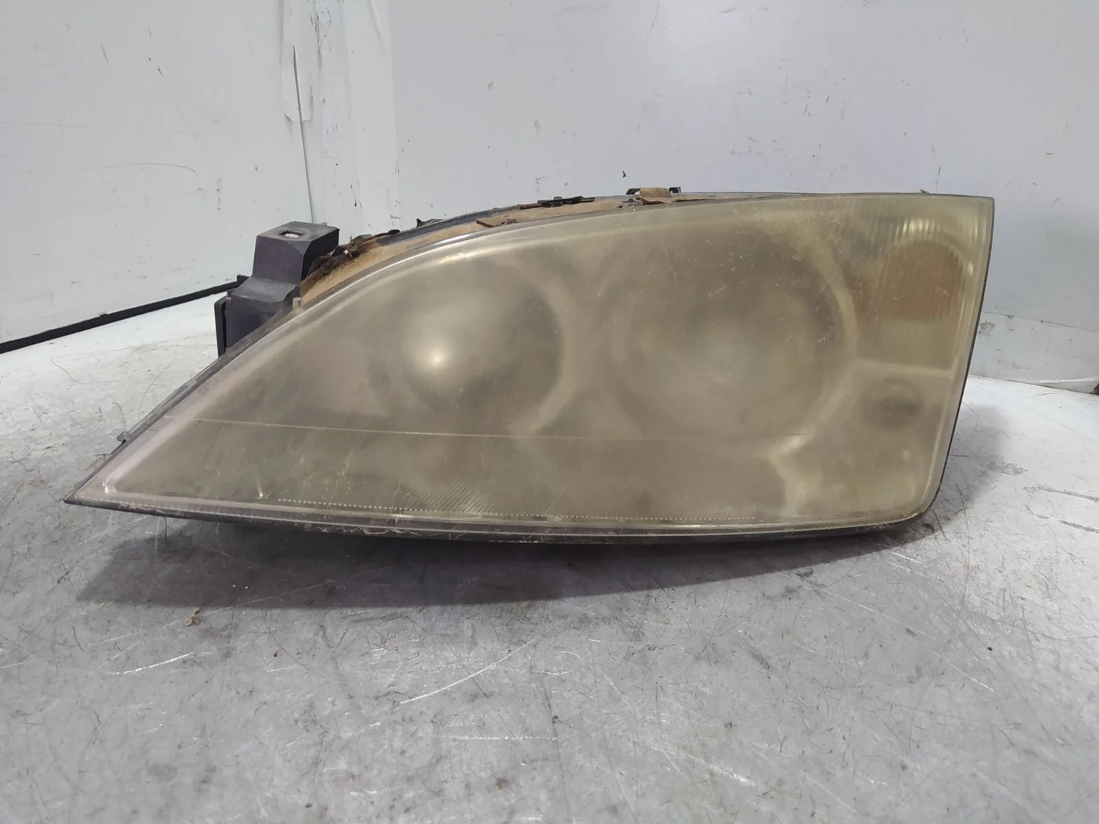Foto de FARO IZQUIERDO FORD MONDEO TURNIER (GE) 2.0 TDCi CAT (131 CV / 96 KW) referencia 0301174203