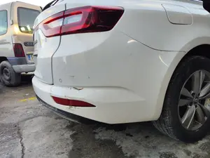 Foto de PARAGOLPES TRASERO RENAULT TALISMAN SPORT TOURER 1.6 dCi Diesel FAP Energy (131 CV / 96 KW) referencia 850101141R foto 4