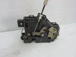 Foto de CERRADURA PUERTA DELANTERA DERECHA AUDI A6 BERLINA (4B2) 2.5 V6 24V TDI (150 CV / 110 KW) referencia 4B0839016B foto 2