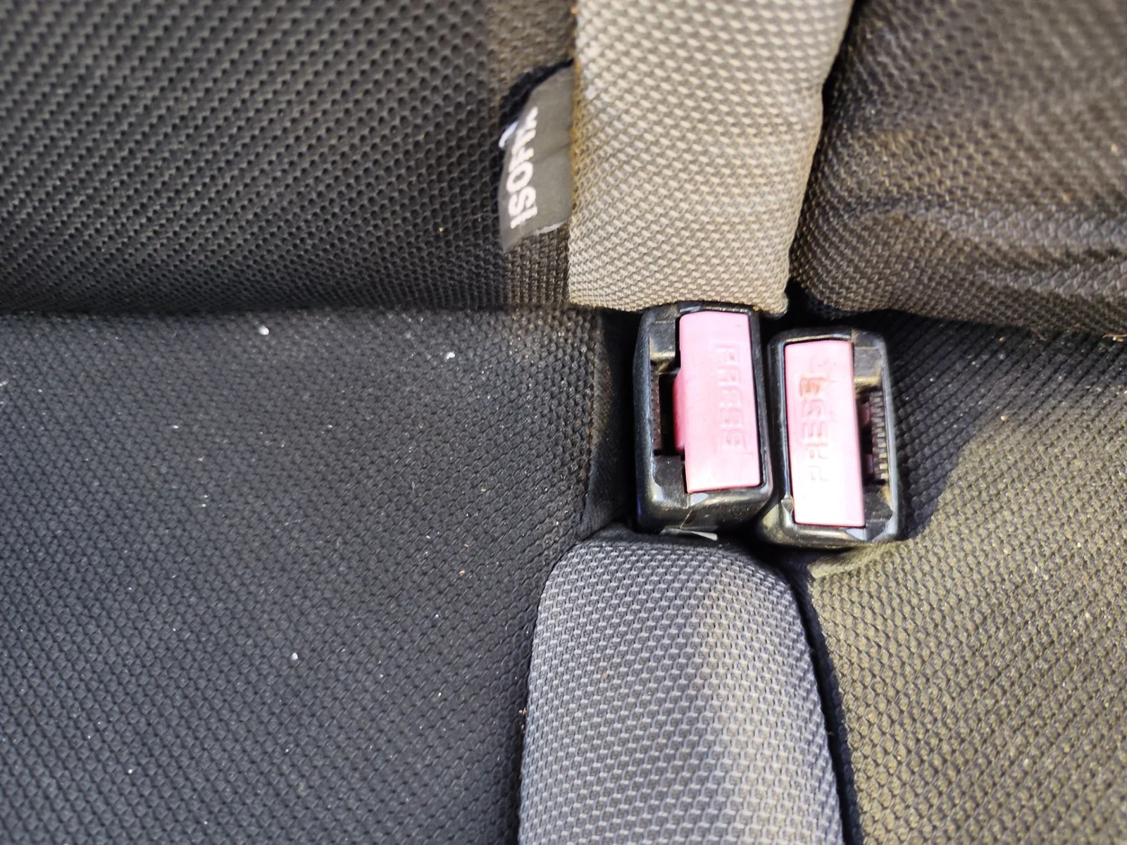 Foto de ENGANCHE CINTURON TRASERO DERECHO PEUGEOT 207 1.4 (73 CV / 54 KW)