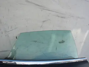 Foto de LUNA TRASERA DERECHA TESLA MODEL S eléctrico 270 kW (367 CV / 270 KW)