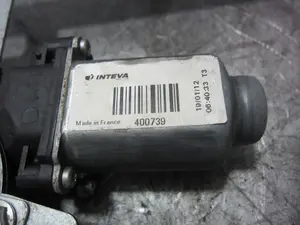 Foto de ELEVALUNAS DELANTERO DERECHO RENAULT CLIO III 1.5 dCi Diesel CAT (86 CV / 63 KW) referencia 400739 foto 3