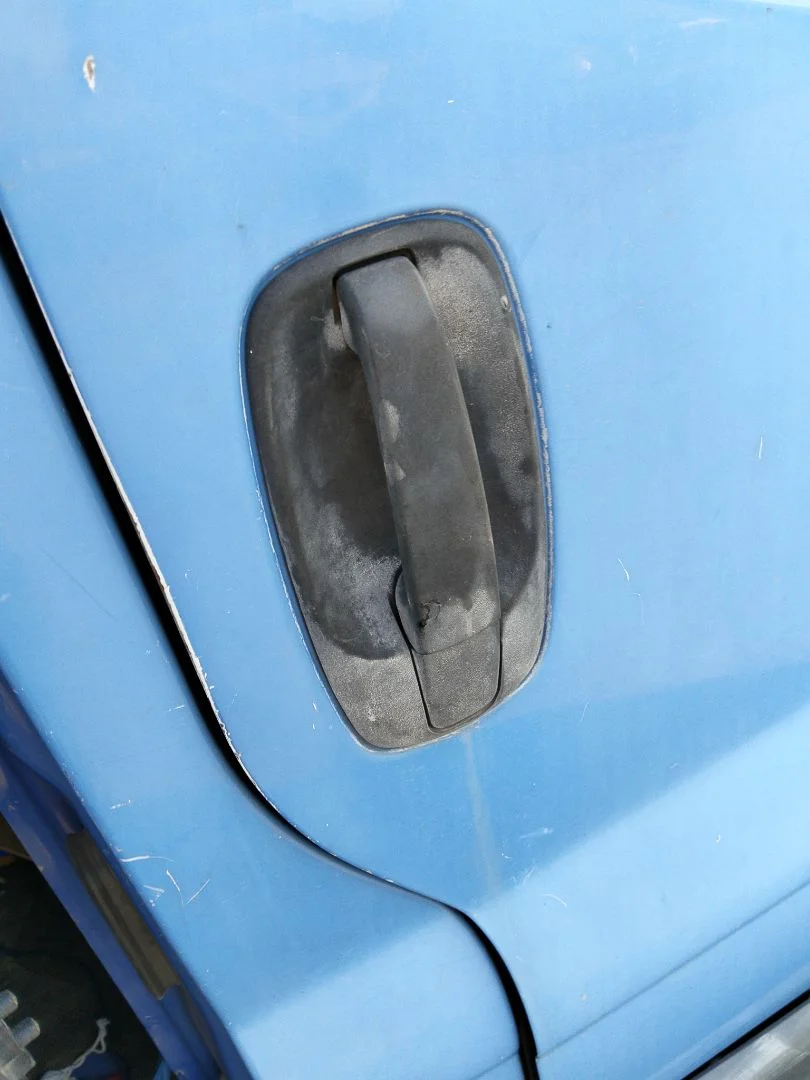 Foto de MANETA EXTERIOR DELANTERA DERECHA RENAULT TRAFIC II COMBI 1.9 Diesel (101 CV / 74 KW)