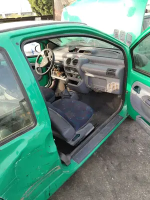 Foto de GOMAS CONTORNO PUERTA RENAULT TWINGO I (C06) 1.2  (58 CV / 43 KW)