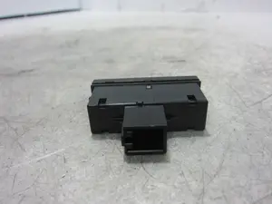 Foto de WARNING AUDI A6 BERLINA (4F2) 4.2 V8 40V (335 CV / 246 KW) referencia 4F0941509 foto 2
