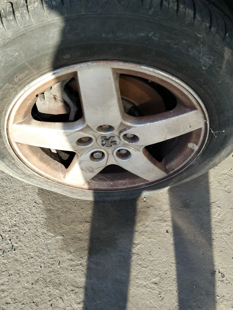 Foto de LLANTA PEUGEOT 407 1.6 HDi FAP CAT (9HZ / DV6TED4) (109 CV / 80 KW) referencia 5401N9