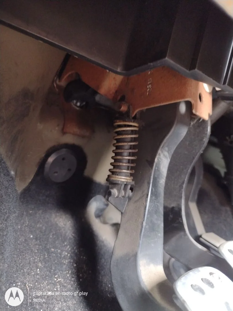 Foto de PEDAL EMBRAGUE PEUGEOT 206 1.4 HDi (68 CV / 50 KW)