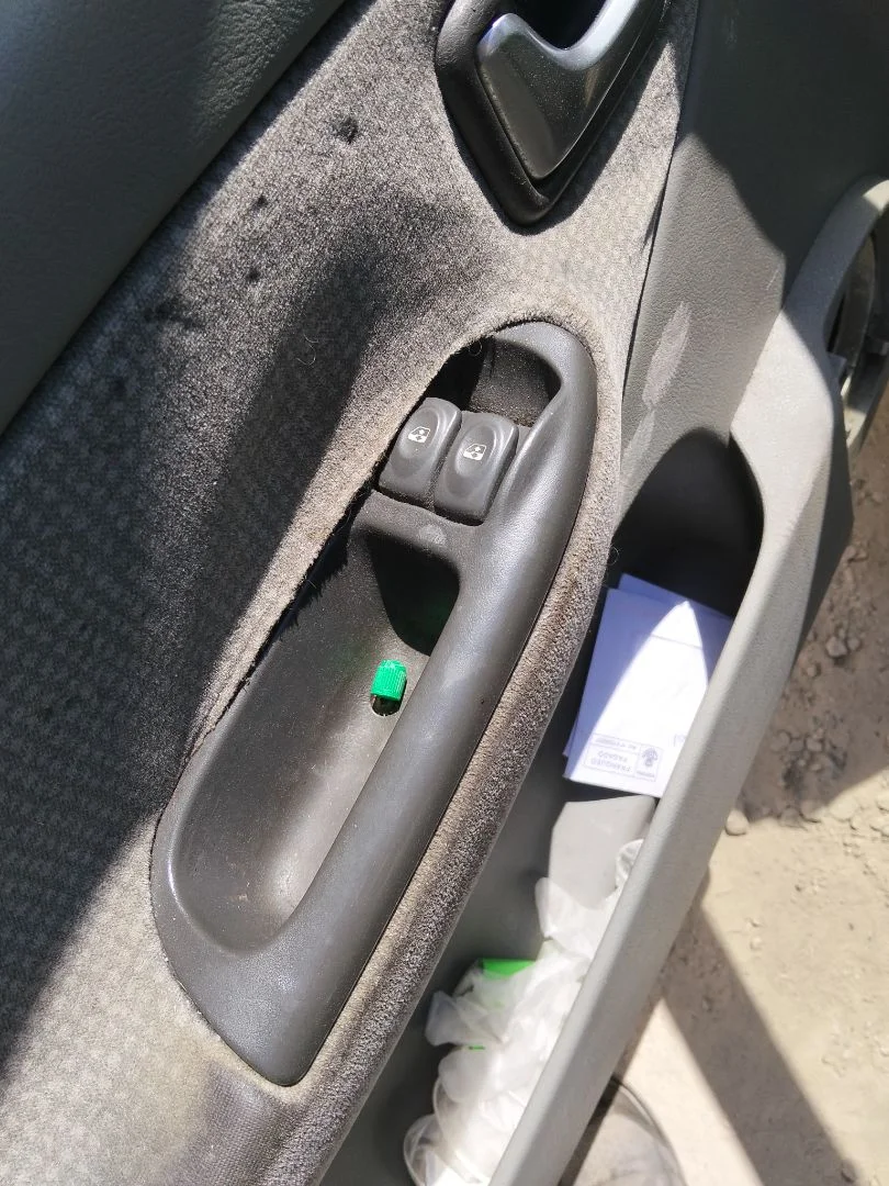 Foto de MANDO ELEVALUNAS DELANTERO IZQUIERDO RENAULT SCENIC I (JA...) 1.9 dCi Diesel CAT (102 CV / 75 KW)