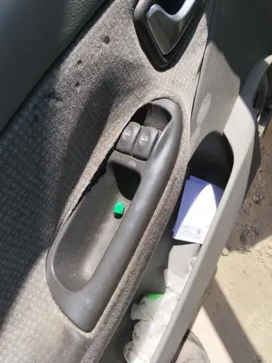 Foto de MANDO ELEVALUNAS DELANTERO IZQUIERDO RENAULT SCENIC I (JA...) 1.9 dCi Diesel CAT (102 CV / 75 KW)