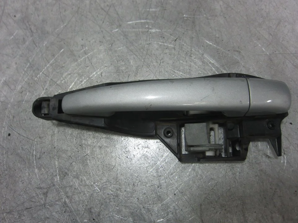Foto de MANETA EXTERIOR TRASERA DERECHA PEUGEOT 308 SW 1.6 HDi FAP (112 CV / 82 KW) referencia 9672961080