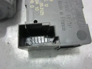 Foto de MOTOR ELEVALUNAS TRASERO IZQUIERDO PEUGEOT 407 2.0 16V HDi CAT (RHR / DW10BTED4) (136 CV / 100 KW) referencia 994651102 foto 3