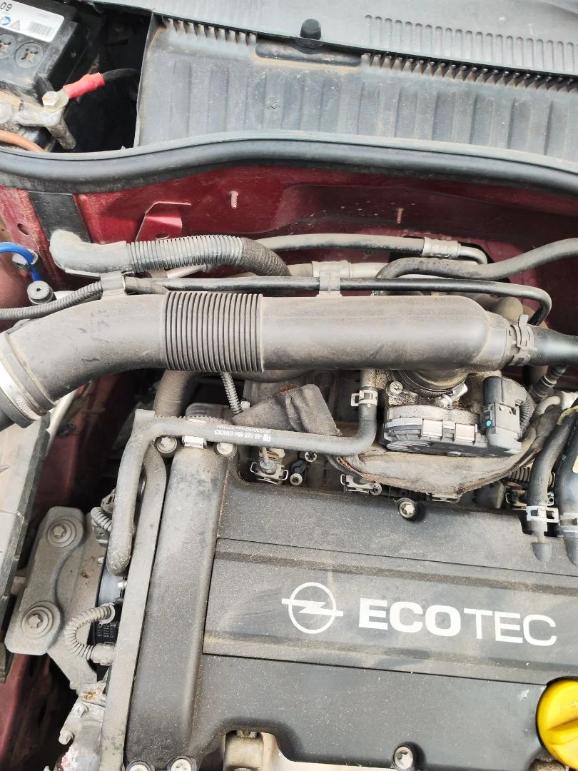Foto de TUBO OPEL CORSA C 1.2 16V CAT (Z 12 XEP / LB4) (80 CV / 59 KW)