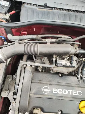 Foto de TUBO OPEL CORSA C 1.2 16V CAT (Z 12 XEP / LB4) (80 CV / 59 KW)