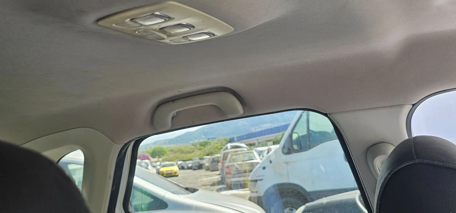 Foto de ASIDERO TECHO TRASERO IZQUIERDO RENAULT CAPTUR I 1.5 dCi Diesel FAP (110 CV / 81 KW) referencia 739407170R