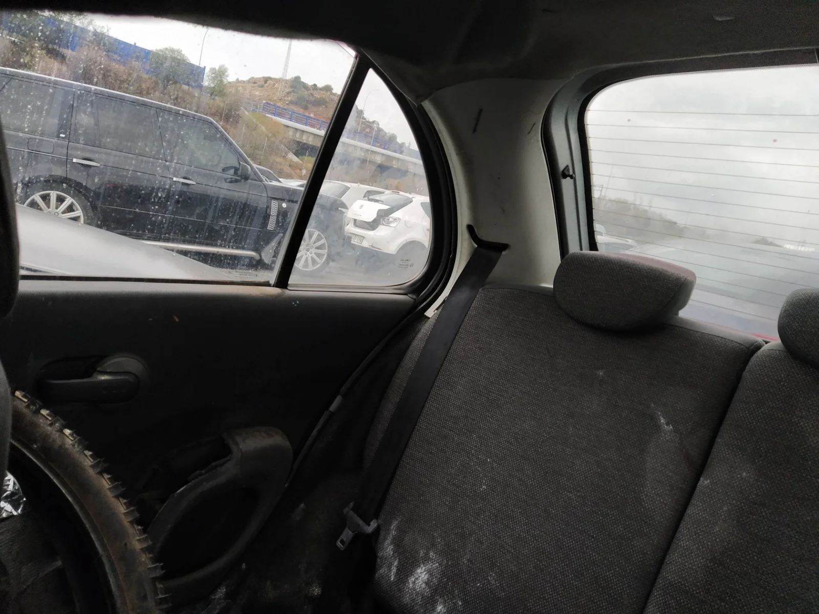 Foto de MANETA ELEVALUNAS TRASERA DERECHA NISSAN MICRA (K12E) 1.2 CAT (65 CV / 48 KW)