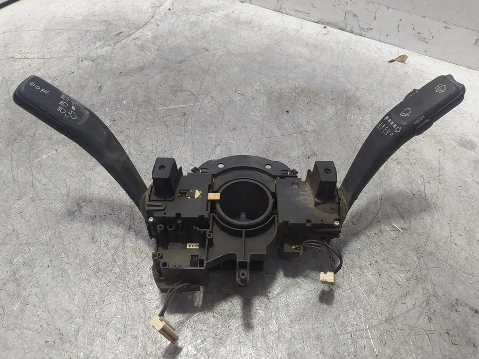 Foto de MANDO MULTIFUNCION AUDI A4 BERLINA (8K2) 1.8 16V TFSI (120 CV / 88 KW) referencia 8K0953502BC