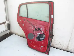 Foto de PUERTA TRASERA IZQUIERDA VOLKSWAGEN GOLF PLUS V (5M1) 1.6 (102 CV / 75 KW) referencia 5M0833311 foto 8