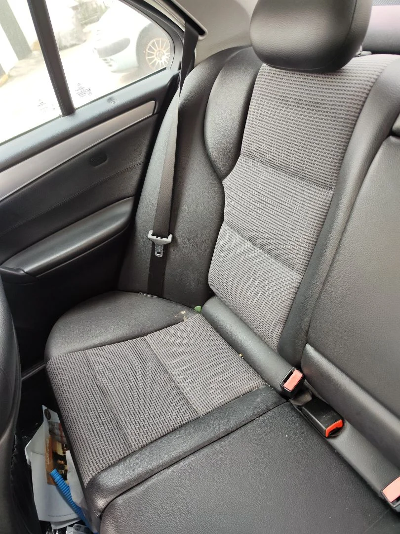 Foto de ASIENTOS TRASERO DERECHO MERCEDES-BENZ CLASE C (BM 203) BERLINA 2.2 CDI CAT (150 CV / 110 KW) referencia A2039204460 9D21