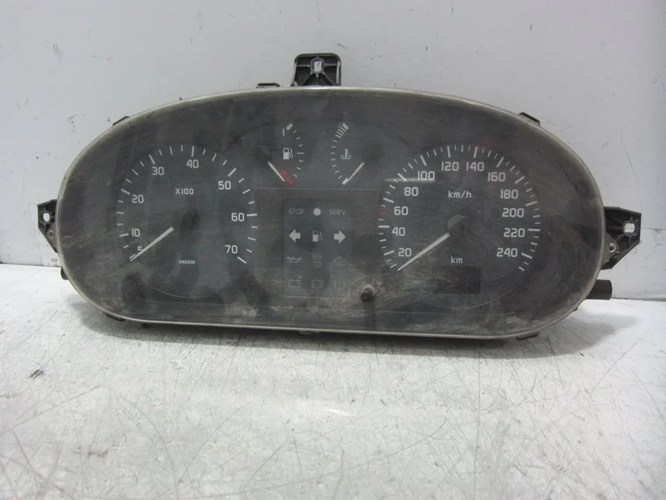 Foto de CUADRO INSTRUMENTOS RENAULT MEGANE I FASE 2 BERLINA (BA0) 1.9 dCi Diesel CAT (102 CV / 75 KW) referencia 8200071811