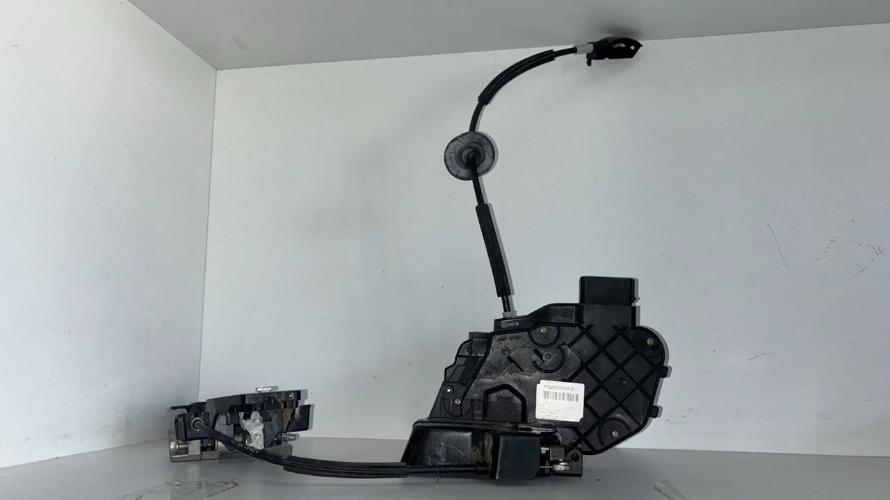 Foto de CERRADURA PUERTA LATERAL DERECHA VOLVO XC60 referencia FQJ000203D