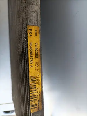 Foto de CONDENSADOR / RADIADOR AIRE ACONDICIONADO CITROEN XSARA PICASSO referencia 9645964780A foto 2