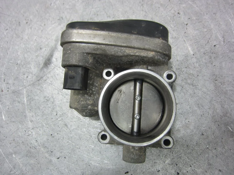 Foto de CAJA MARIPOSA BMW SERIE 1 BERLINA (E81/E87) 1.6 16V CAT (116 CV / 85 KW) referencia 1354143922404