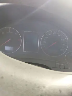Foto de CUADRO INSTRUMENTOS AUDI A4 AVANT (8E) 1.9 TDI (131 CV / 96 KW)