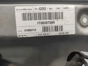 Foto de ELEVALUNAS TRASERO DERECHO VOLKSWAGEN TOURAN (1T1) 1.9 TDI (105 CV / 77 KW) referencia 1T0839730H foto 3