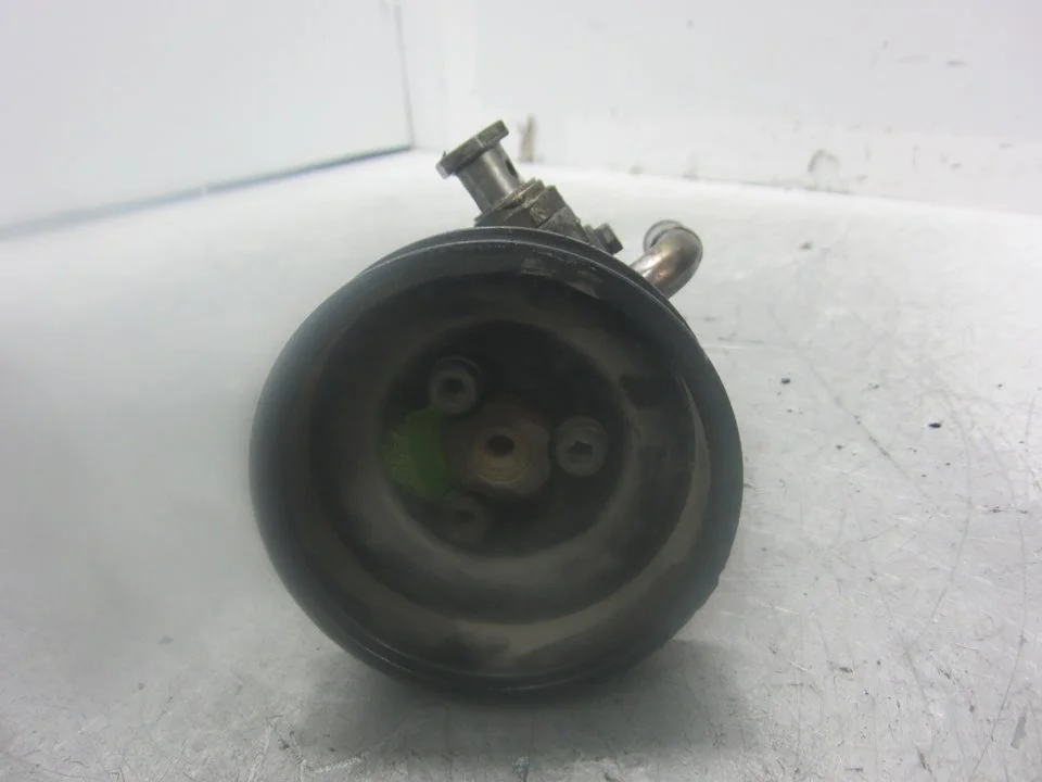 Foto de BOMBA DIRECCION VOLKSWAGEN GOLF IV BERLINA (1J1)(10.1997) 1.6 16V (105 CV / 77 KW) referencia 1J0422154B