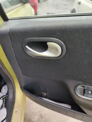Foto de MANETA INTERIOR TRASERA DERECHA RENAULT MEGANE II BERLINA 5P 1.6 CAT (113 CV / 83 KW)