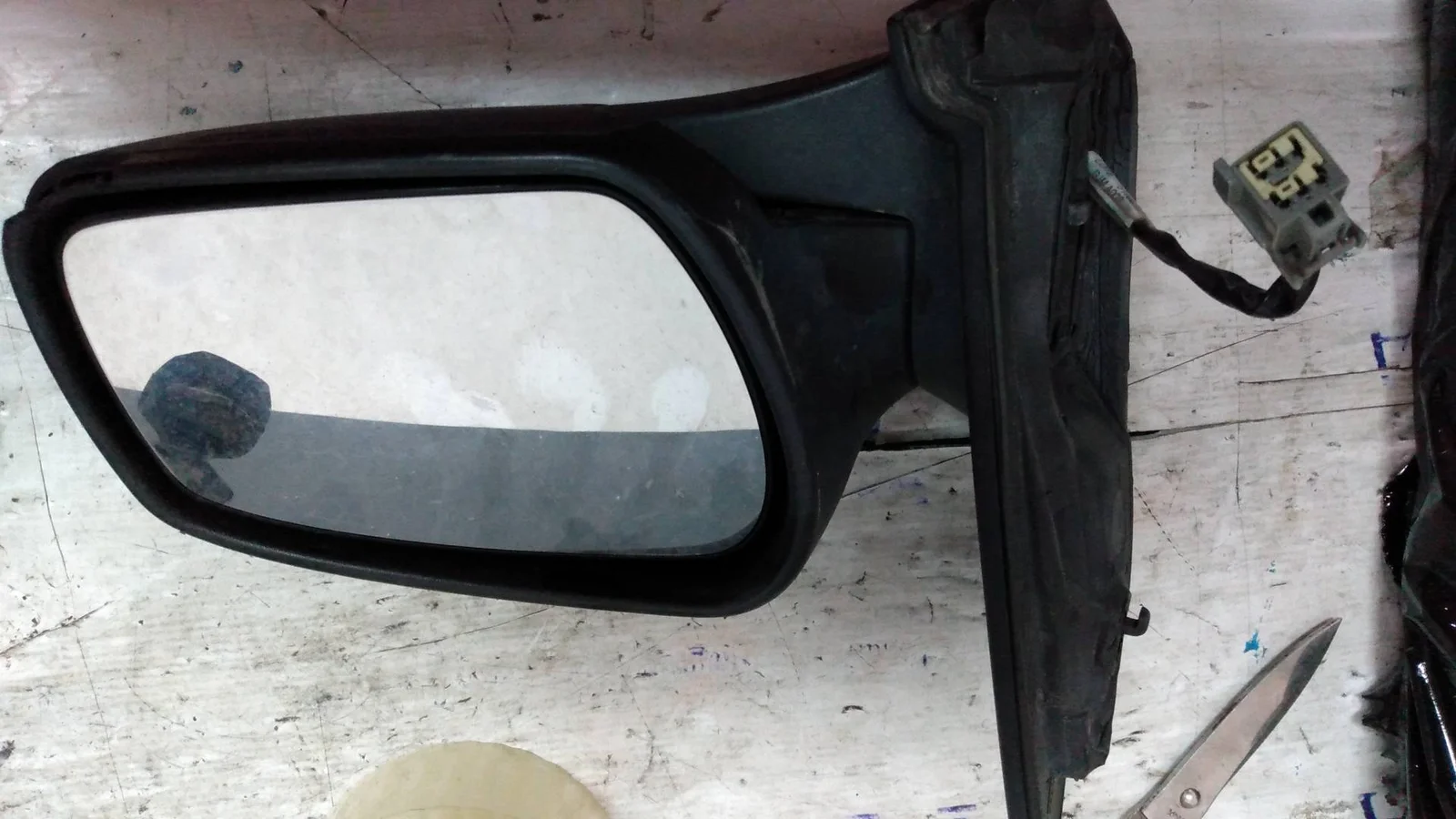 Foto de RETROVISOR DERECHO FORD FOCUS BERLINA (CAK) 1.8 TDDI Turbodiesel CAT (90 CV / 66 KW) referencia 212876100