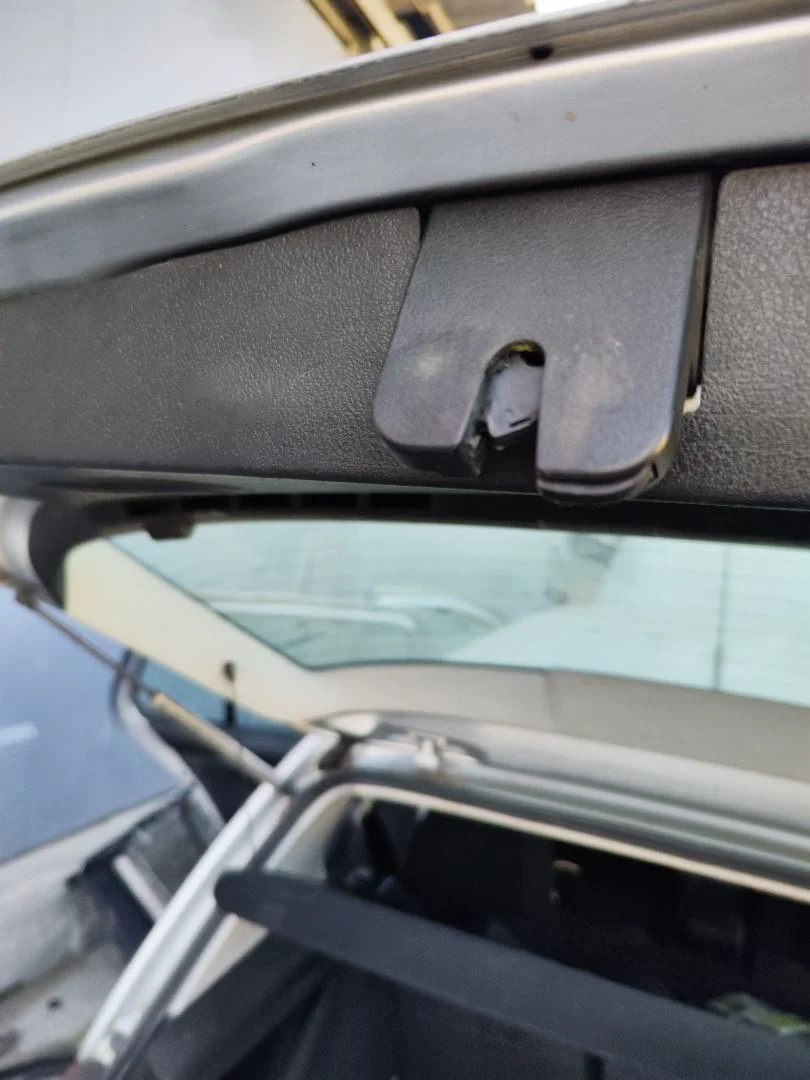Foto de CERRADURA MALETERO / PORTON VOLKSWAGEN GOLF IV BERLINA (1J1)(10.1997) 1.9 TDI (131 CV / 96 KW)