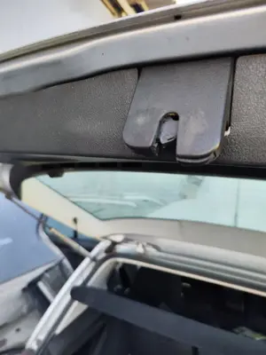 Foto de CERRADURA MALETERO / PORTON VOLKSWAGEN GOLF IV BERLINA (1J1)(10.1997) 1.9 TDI (131 CV / 96 KW)
