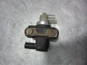 Foto de VALVULA AIRE ADICIONAL SEAT TOLEDO (1M2) referencia 1J0906627A