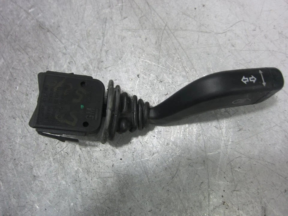 Foto de MANDO INTERMITENTES OPEL ASTRA G BERLINA 2.0 DTI (101 CV / 74 KW) referencia 90560990