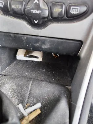 Foto de CENICERO PEUGEOT 307 (S1)(04.2001) 1.6 16V CAT (109 CV / 80 KW) referencia 8230T0