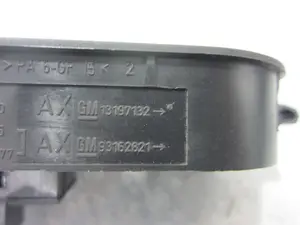 Foto de MANDO ELEVALUNAS DELANTERO DERECHO OPEL ASTRA H BERLINA 1.7 16V CDTI (101 CV / 74 KW) referencia 93162821 foto 2
