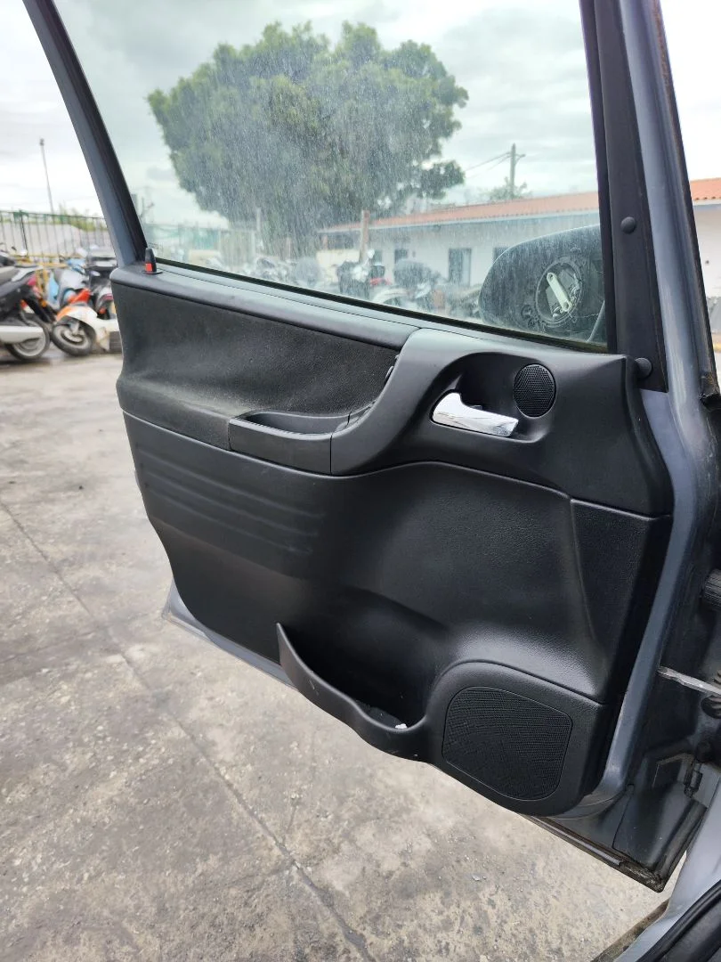 Foto de GUARNECIDO PUERTA DELANTERA IZQUIERDA OPEL ZAFIRA A 2.0 DTI (101 CV / 74 KW)