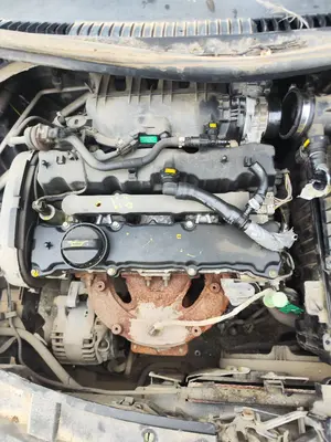Foto de MOTOR COMPLETO PEUGEOT 207 1.4 16V CAT (KFU / ET3J4) (88 CV / 65 KW) referencia KFU