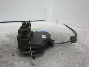 Foto de CERRADURA PUERTA DELANTERA IZQUIERDA VOLKSWAGEN GOLF V (1K1)(10.2003) 2.0 TDI (140 CV / 103 KW) referencia 3D1837015 foto 5