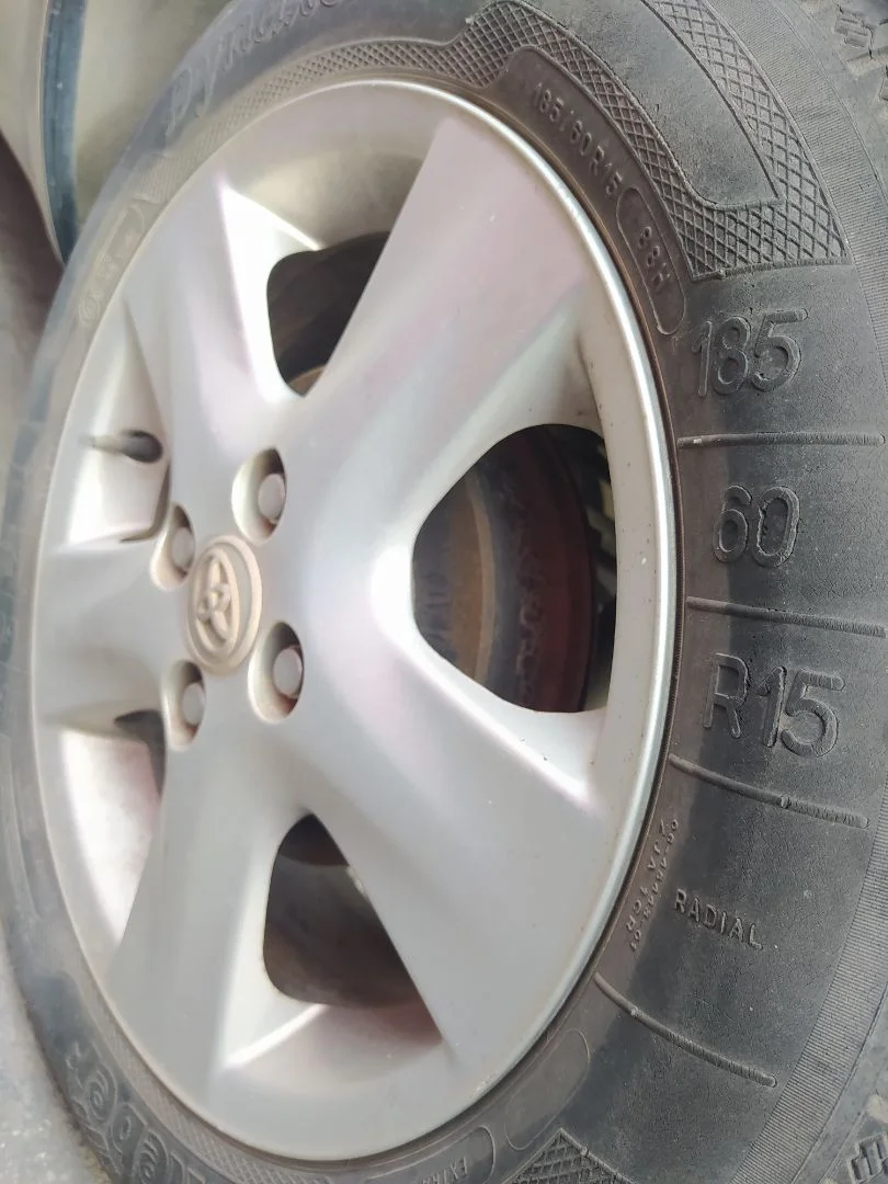 Foto de LLANTA TOYOTA YARIS (KSP9/SCP9/NLP9) 1.4 Turbodiesel CAT (90 CV / 66 KW)
