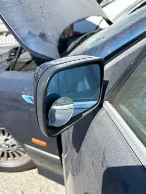 Foto de RETROVISOR IZQUIERDO BMW SERIE 5 TOURING (E39) 2.0 24V (150 CV / 110 KW) foto 2