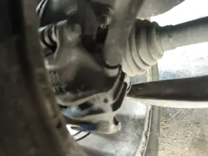 Foto de PINZA DE FRENO DELANTERA DERECHA CITROEN C4 BERLINA 1.6 16V HDi (90 CV / 66 KW) referencia 1617292180