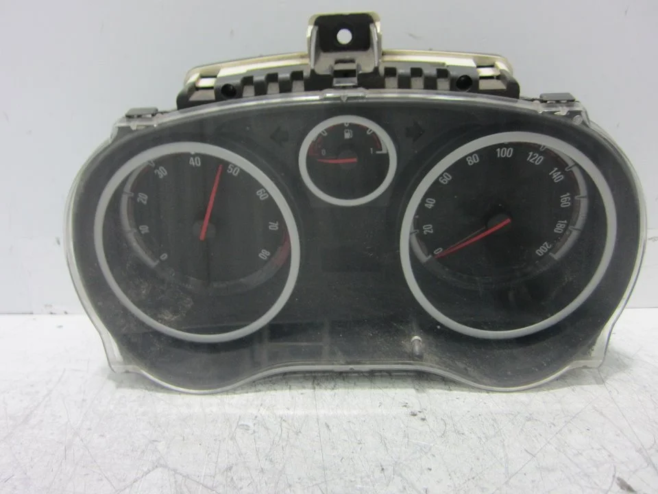 Foto de CUADRO INSTRUMENTOS OPEL CORSA D 1.4 16V (90 CV / 66 KW) referencia 1344277