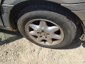 Foto de MANGUETA TRASERA IZQUIERDA MERCEDES-BENZ CLASE C (BM 203) BERLINA 2.2 CDI CAT (143 CV / 105 KW)