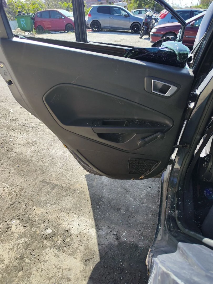Foto de GUARNECIDO PUERTA TRASERA IZQUIERDA FORD FIESTA (CNN) 1.5 TDCi CAT (75 CV / 55 KW) referencia 1851648